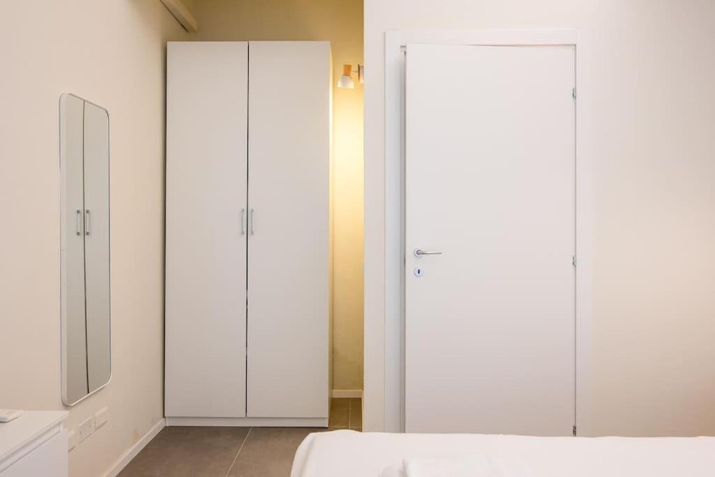 Modern Ac, Wifi Next To 2 Metro Line Stations And Life Area Milan